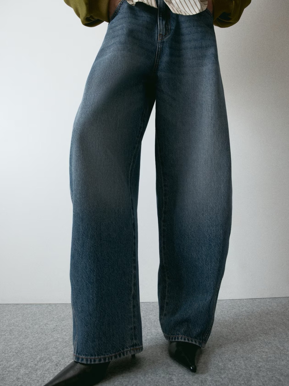 H&M/Divided Dark Blue Women’s Barrel Leg Jeans - Size 12 Like New